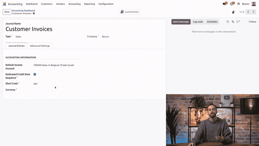 Short code showing RINV prefix for credit notes